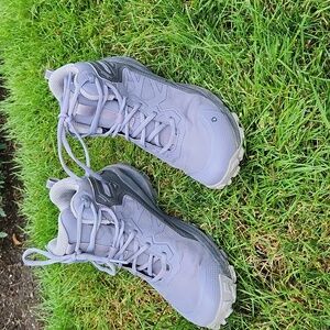 Hiking boots/Oboz for women size US 8.5. Katabatic Mid Waterproof Hiking Boots